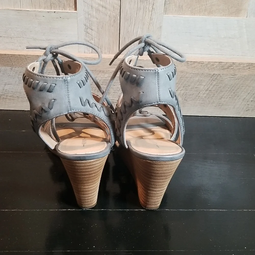 Cute Gray Platform Wedge Sandles with Laced Up Tie Size 8.5